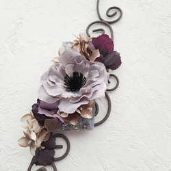 選べる送料無料♪　【シルバーグレイのお花と刺繍リボンの壁飾り】　ワイヤーガーランド　アーティフィシャルフラワー　一点もの 2枚目の画像