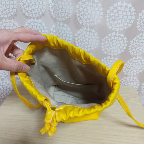 This isリメイクバック(黄色) IKEA イケア リメイクバッグ ボディバッグ イエロー 黄色 斜め
