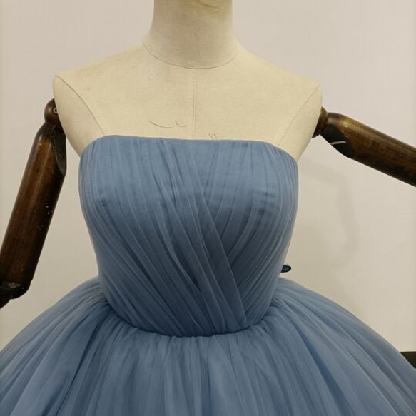 送料無料！ダスティーブルーカラードレス　ボリュームチュールケープ　ウエディングドレス 2枚目の画像