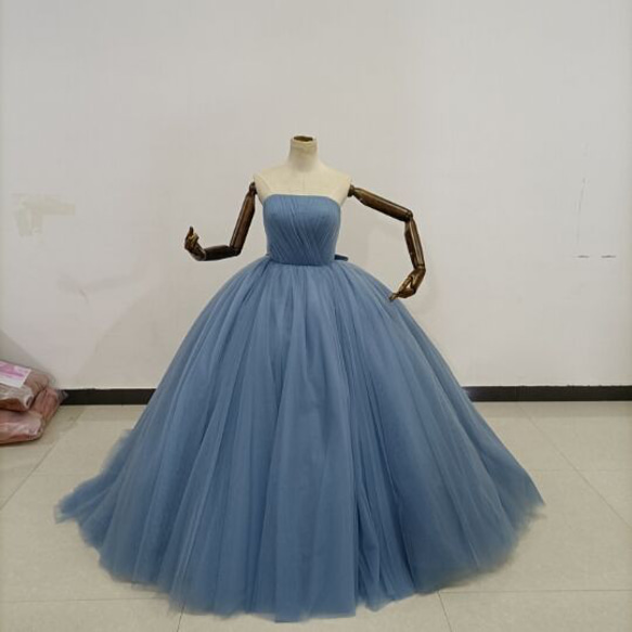 送料無料！ダスティーブルーカラードレス　ボリュームチュールケープ　ウエディングドレス 3枚目の画像