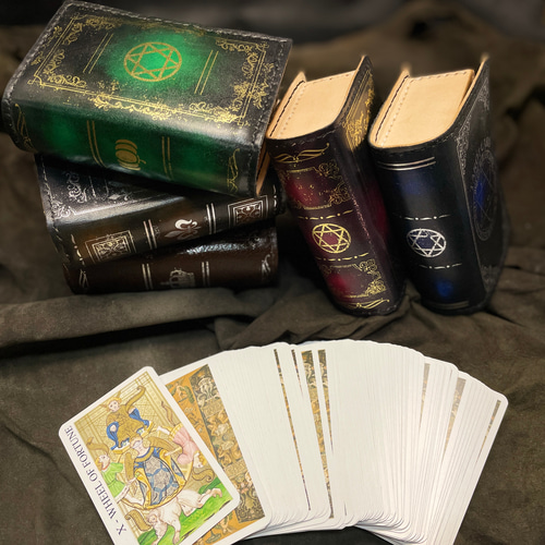 魔導書型タロットカードケース 