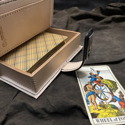 魔法書型塔羅牌卡盒“魔法書”棕色書 第4張的照片