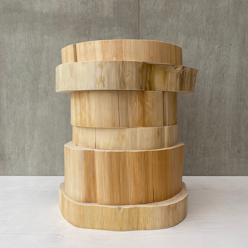 大きいヒノキの切り株プレート】アクセサリー置き ディスプレイ ひのき