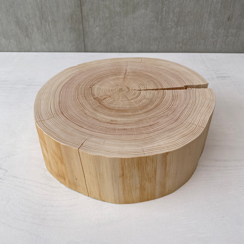 大きいヒノキの切り株プレート】アクセサリー置き ディスプレイ ひのき