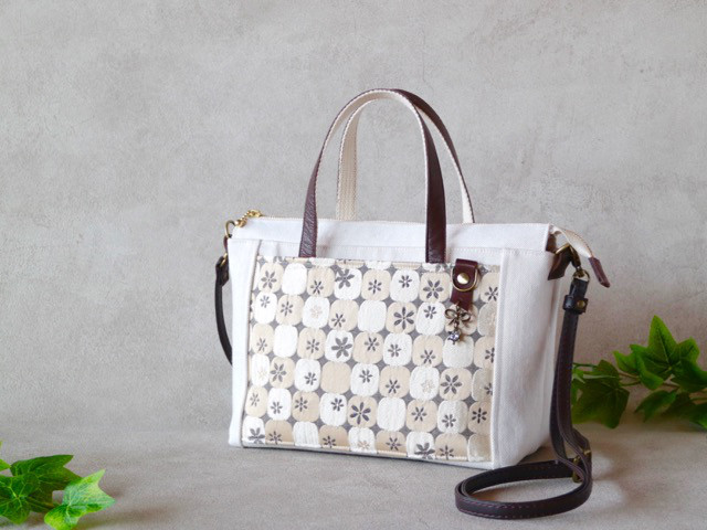 イタリア製ジャガード 横長トートバッグ　2way　＊小花　ベージュ＊
