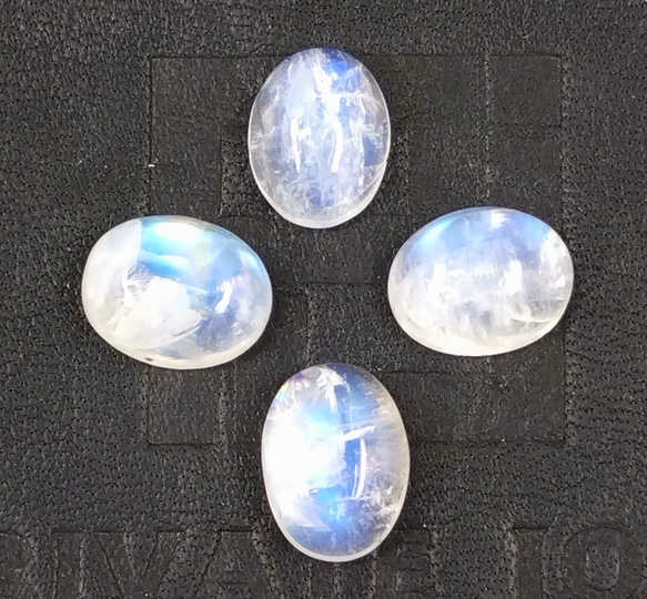 レインボームーンストーン　9ｘ7ミリ　オーバルカボッション　４個セット　天然石　誕生石 2枚目の画像