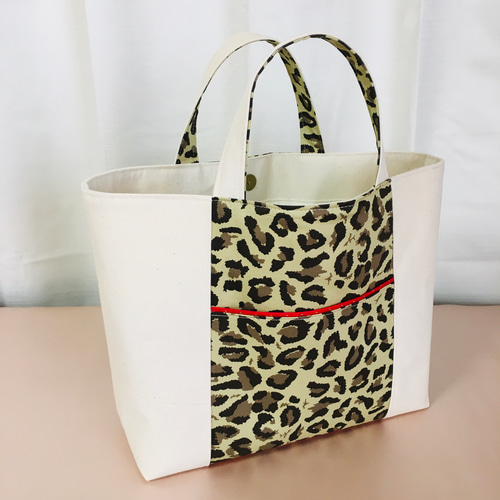 ヒョウ柄レオパード両面ポケットトートバッグ(カーキ/赤/生成り