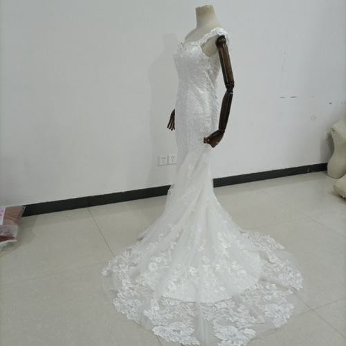 即納！高品質！レースウエディングドレス ホワイト ボートネック 背中  