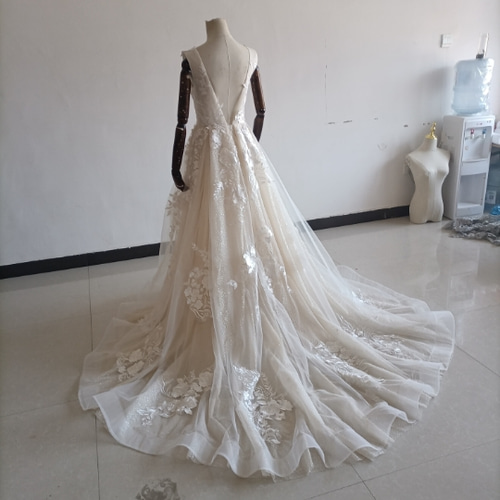 華やか ウエディングドレス ファスナー キラキラチュール エレガント  