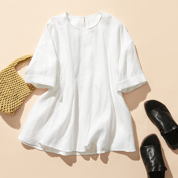 コーデを爽やかに仕立てるリネンブラウス　半袖ブラウス　タック入り　230504-1