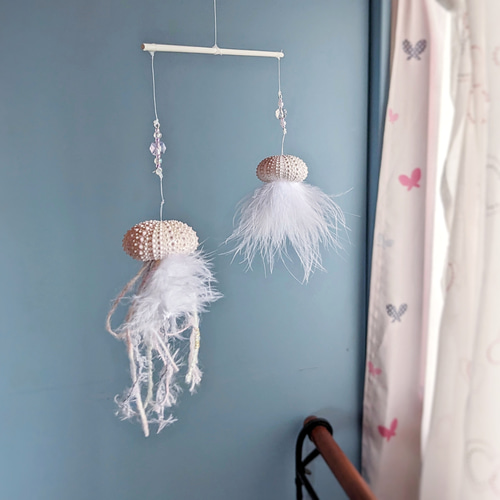 クラゲのモビール サンキャッチャー ウニ殻 ミズクラゲ ゼリー