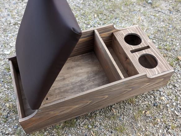 ハイエース　センターコンソールボックス　アンティークブラウン　ナロー/標準ボディ用　ヒノキ＆杉製　アームレスト 2枚目の画像