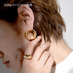耳たぶと一体化する 立体 丸 ピアス「Unify Maru Earring」/ 真鍮 ゴールド シルバー 7枚目の画像