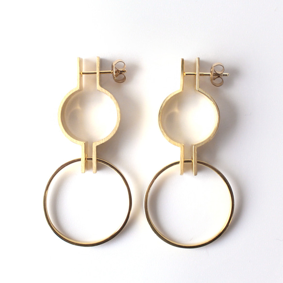 フィット感抜群 大人上品 ピアス「Lock Loop Earring」/ K18plated ゴールド シルバー 4枚目の画像