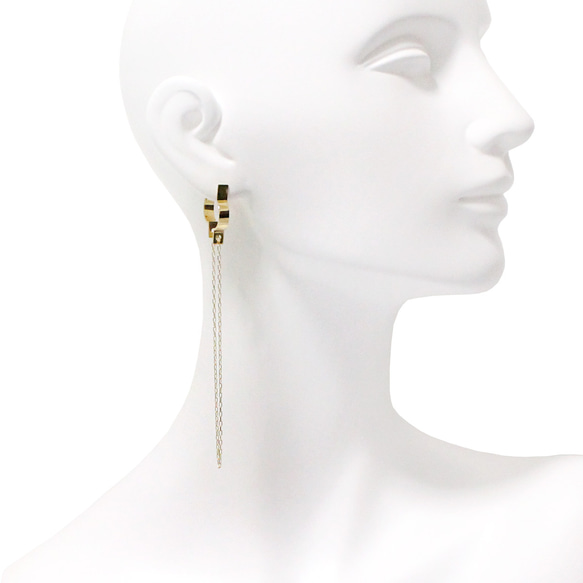 フィット感抜群 大人上品 ピアス「Lock Chain Earring」/ K18plated ゴールド シルバー 3枚目の画像