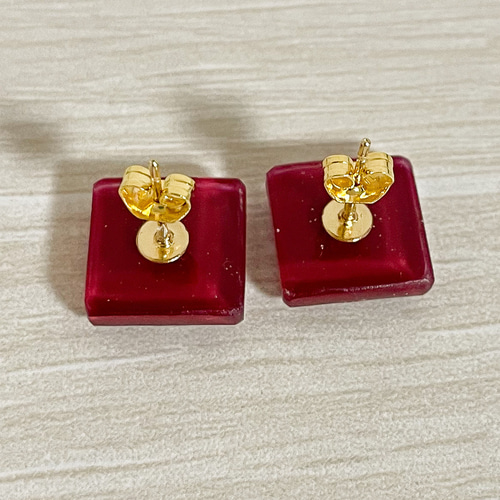レッド キラキラ ゴールド スクエア ピアス レッド ゴールド 