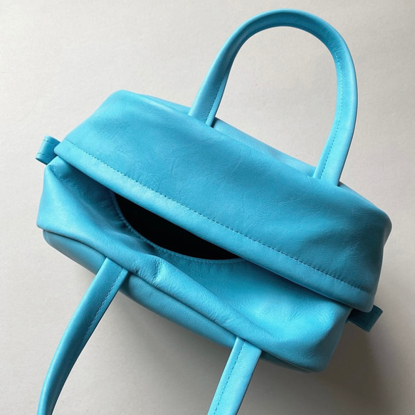 ファスナーの無いmボストン（A５サイズ対応）　スカイブルー 色ムラ