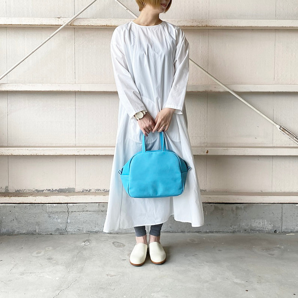 ファスナーの無いmボストン（A５サイズ対応）　スカイブルー 色ムラ