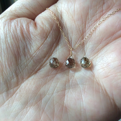 大粒ダイヤのキラキラどんぐり！？　一粒ネックレス K18  0.988ct、0.984ct 2枚目の画像