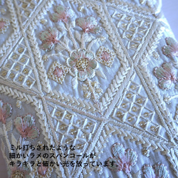 ちょっとそこまでスマホポシェット　-淡い水色ベースにお花モチーフの刺繍-SPP2305BL24EF 4枚目の画像