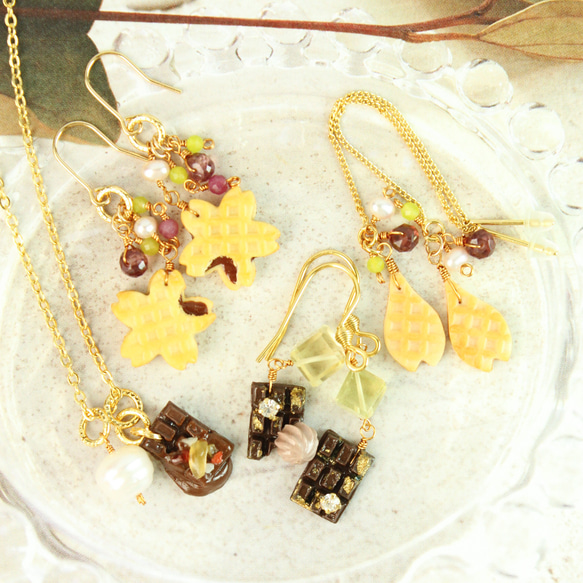 本店コラボ】桜 花びら ワッフルクッキー マラヤガーネット 耳飾り  