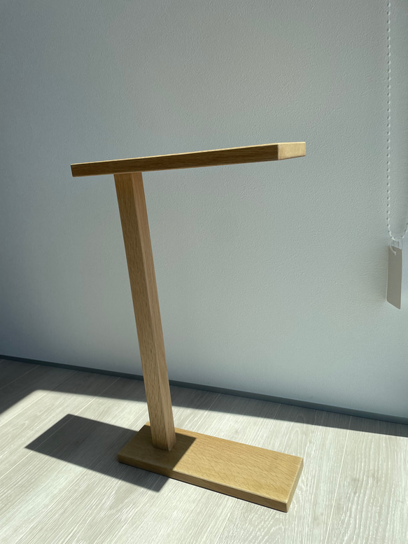 シンプル&スタイリッシュなサイドテーブル 1枚目の画像