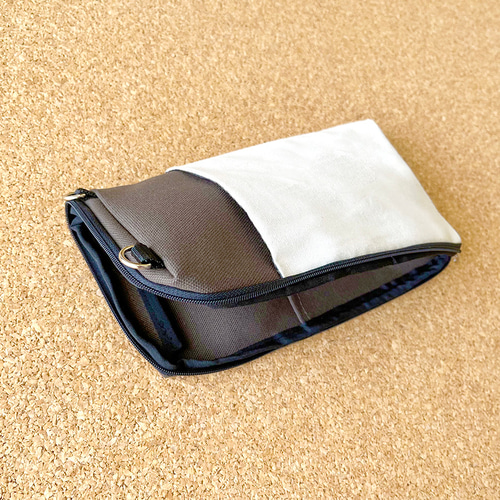 かなみです ダブルファスナーペンケース ダックスフント ダックス