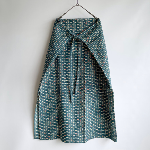 【1点もの】四角布のスカート 着物リメイク -絹 紬 着物地 青緑に松竹梅 SK299 8枚目の画像