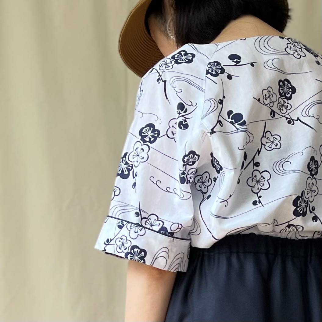 浴衣地ラグランスリーブブラウス　梅（白地）