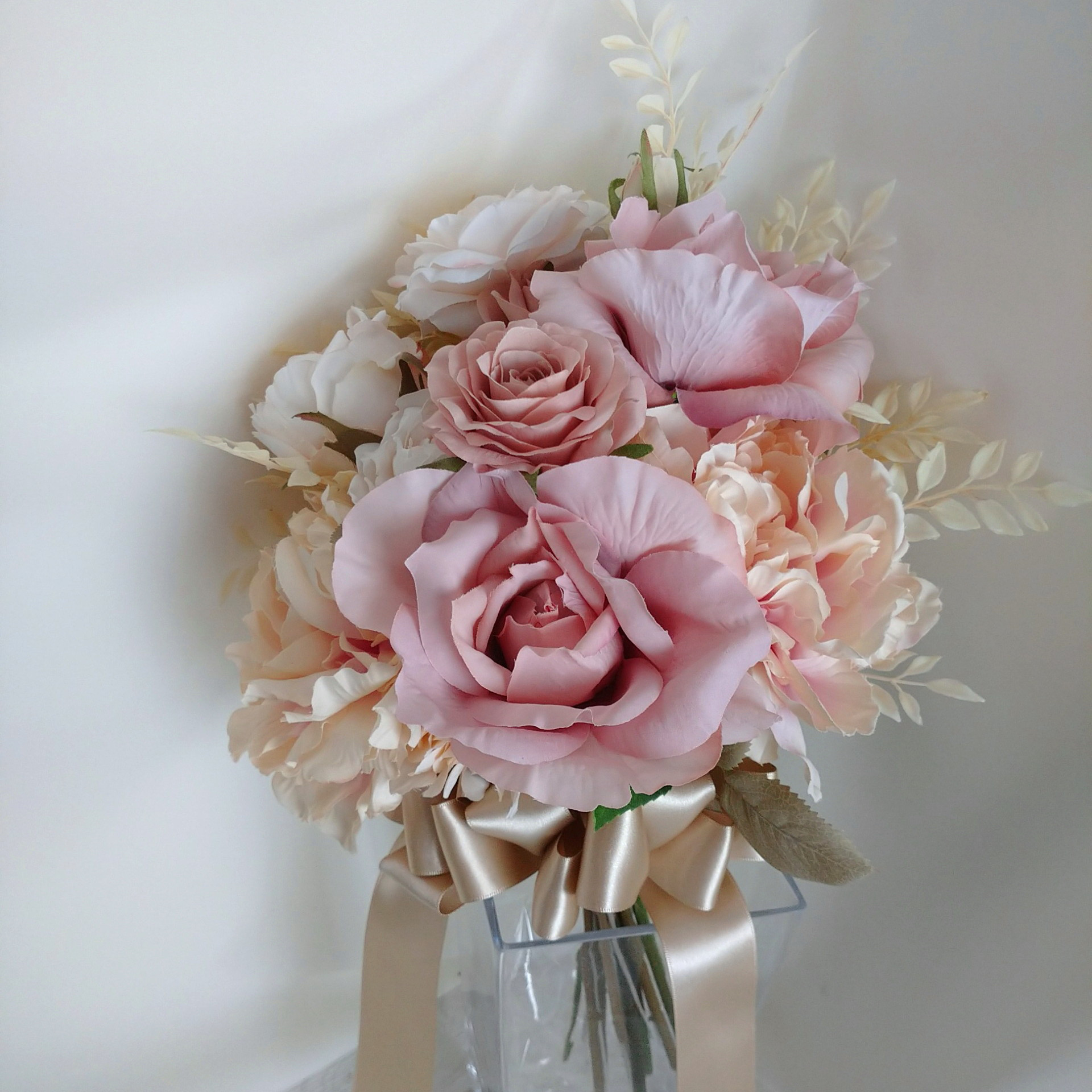 ウェディングブーケ（ブートニア付き）B-126 8,520円