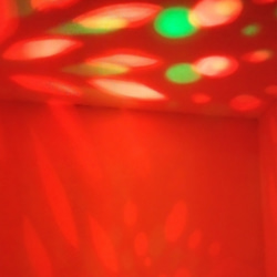 陶器ランプシェード通販窯元やす波窯のランプ『LEDダリア・桜』(L008)は電池式3色LED電球付き、持ち運び自由です 8枚目の画像
