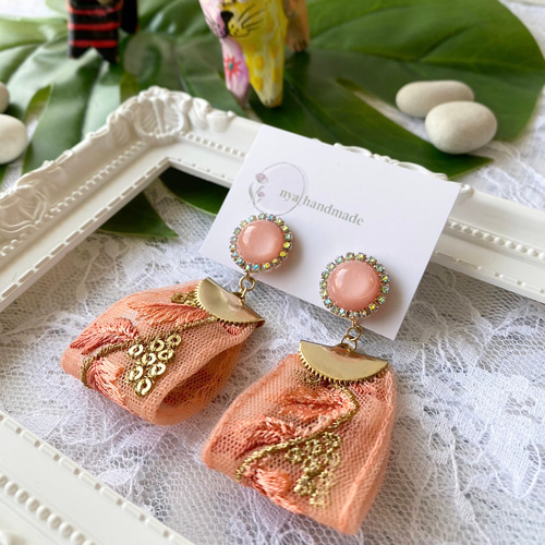 刺繍リボンのイヤリング3】刺繍 インド刺繍 リボン 花 レジン 大人