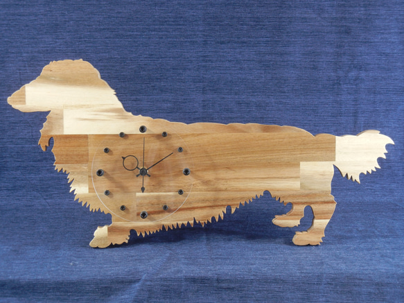 犬形時計　ダックスフンド（ロングコート）【木製（アカシア集成材）】（置き・掛け兼用） 1枚目の画像