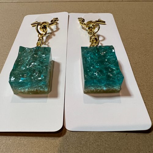 海のカケラ 星の砂入りレジンキーホルダー 各一個 キーリング 毒キノコ