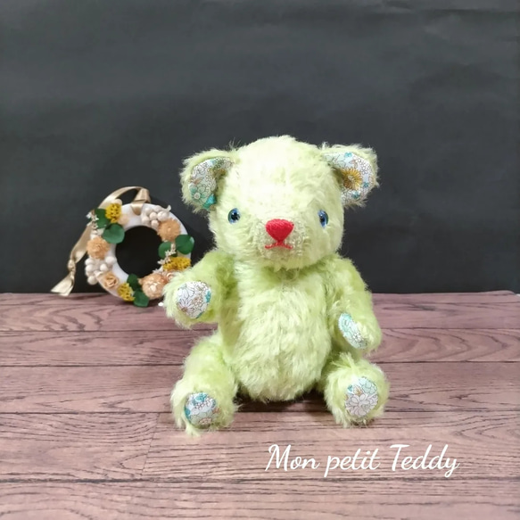 優しい黄緑のずんぐりむっくりなテディベア ぬいぐるみ ikubear 通販