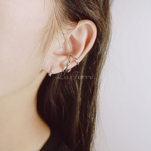 一つ売りピアス ミニフープジルコニウムピアス LEINAグリーン silver925 ひねり 極小 ワンタッチミニフープ ジルコニアピアス