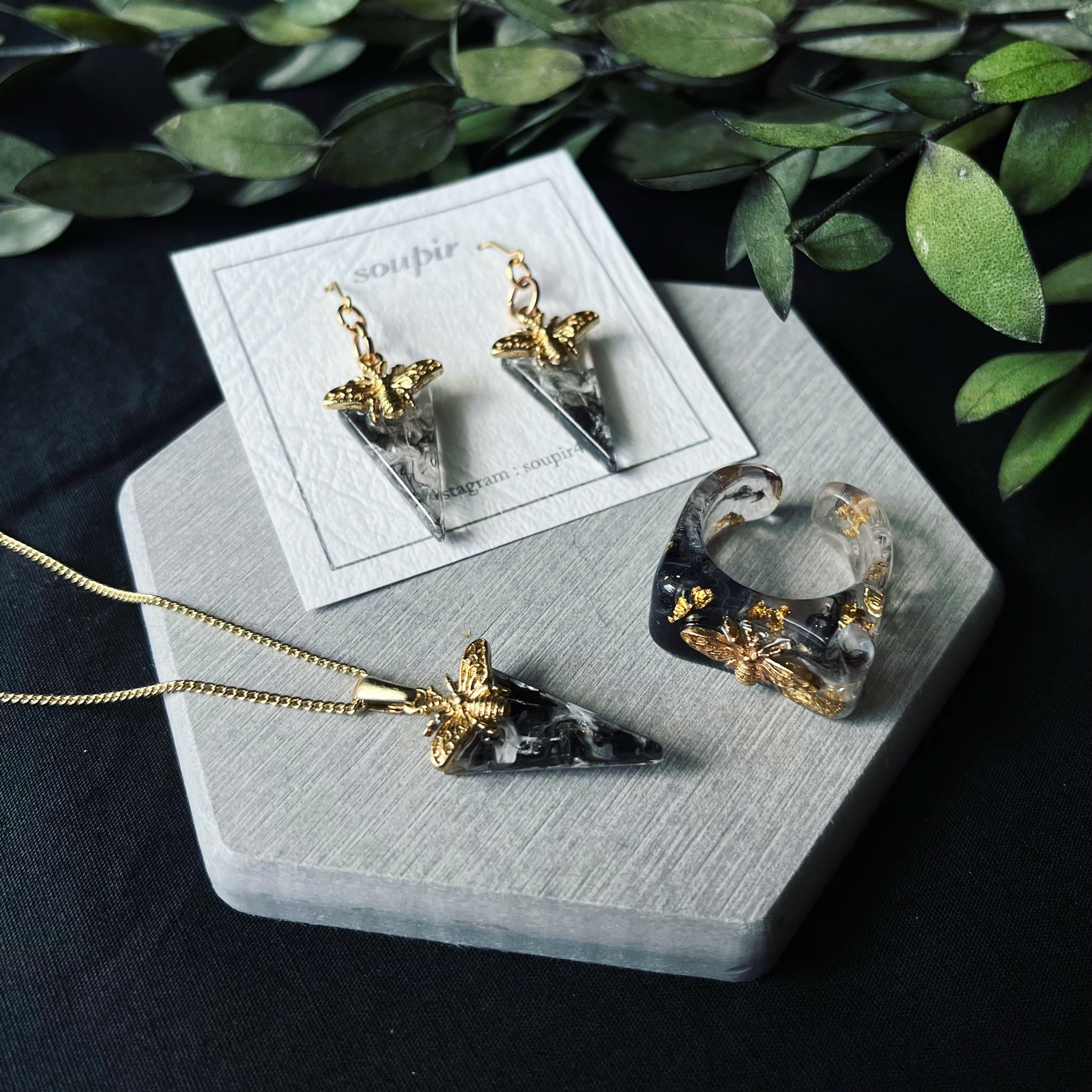蜂のモノトーンアクセサリーセット