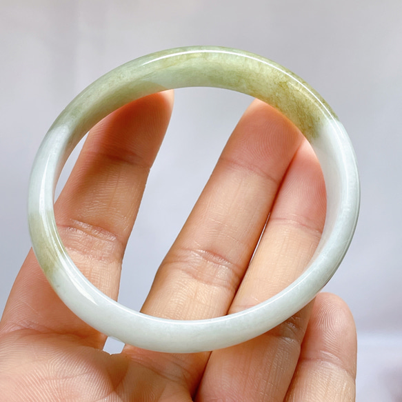 本翡翠、純天然A貨楕円型バングル〜50