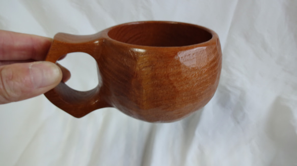 ケンポ梨の一木彫りコーヒーカップ. 1枚目の画像