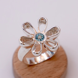 お花のリング   青い天然石　【 silver925 大振りシルバーリング】シルバーの大ぶり指輪 3枚目の画像
