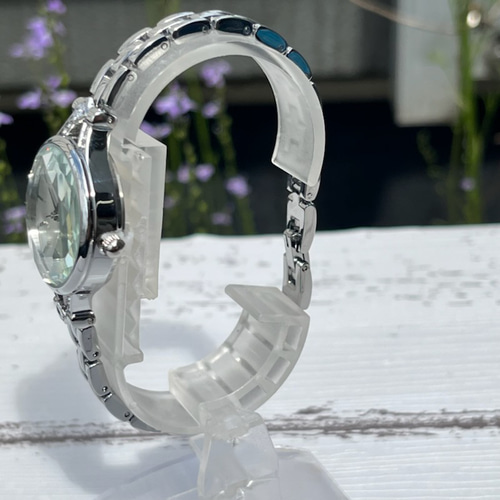 早い者勝ち！ ブレスレット風腕時計（6325）シルバーカラー 腕時計