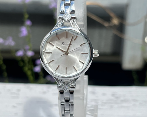 早い者勝ち！ ブレスレット風腕時計（6325）シルバーカラー 腕時計