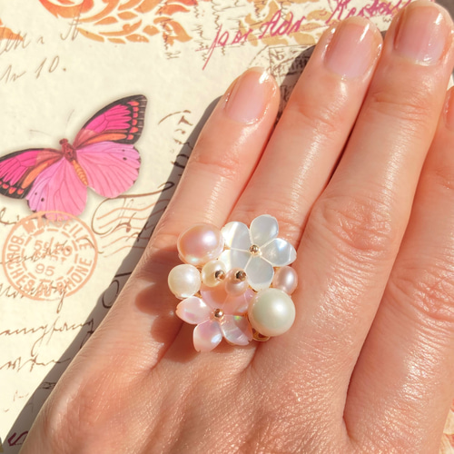 紅白桜* 淡水パールとマザーオブパールの指輪 指輪・リング 花と珠