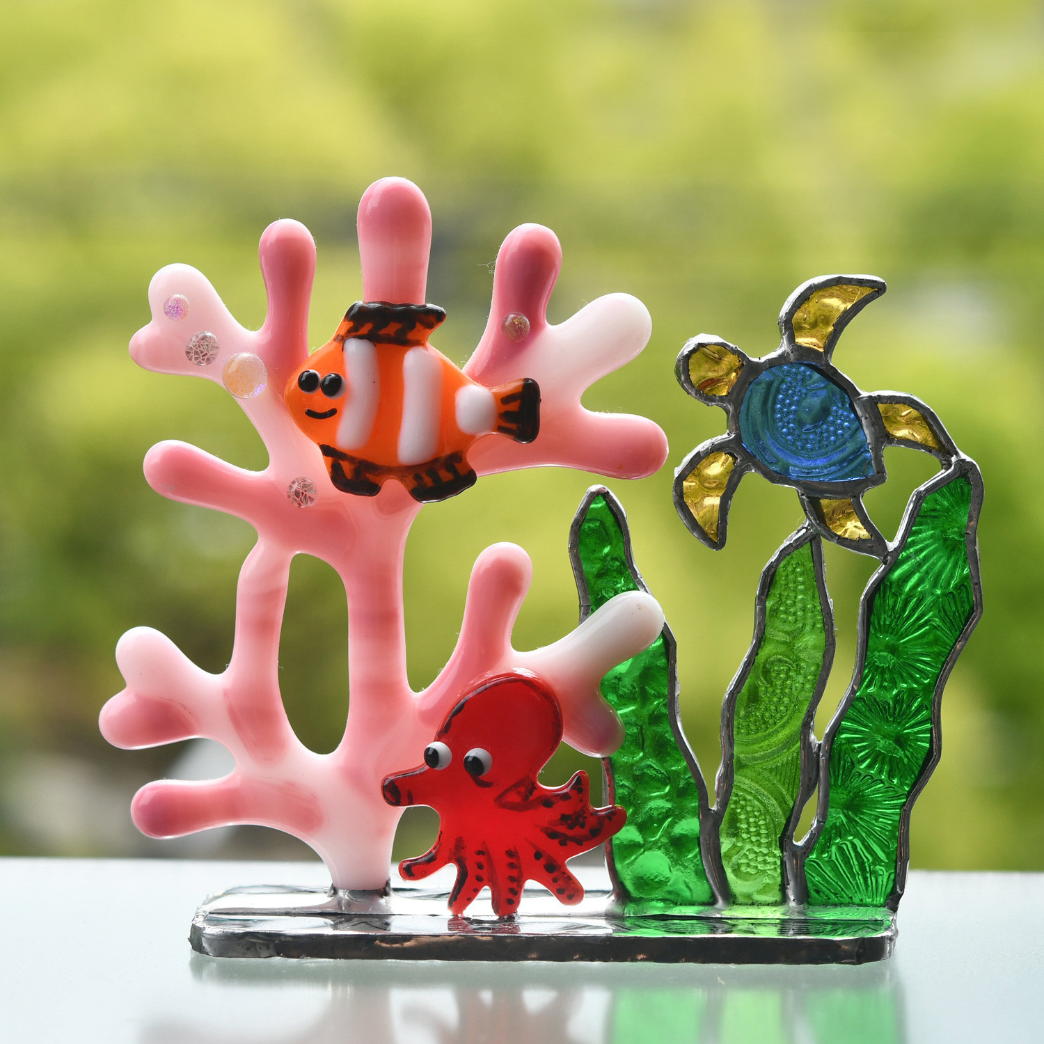 ステンドグラス サンゴの海の中 タコ 魚 ウミガメ その他