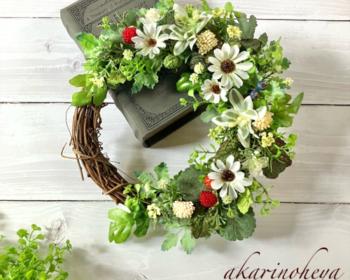 アーティフィシャル♡ベリーとどんぐりのリース どんぐりと綿の実の