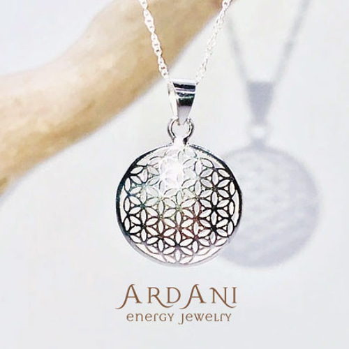 真鍮真鍮ペンダントLarge Flower of LifeアンティークゴールドチェーンニッケルなしTribalジュエリー アメリカヴィンテージ真鍮 製クロス十字架ペンダントネックレス｜アンティーク雑貨ブラスジュエリーネックレス 真鍮真鍮ペンダントフラワーオブライフアンティークゴールデンチェーンニッケルフリーフラワーオブライフトライバルジュエリー