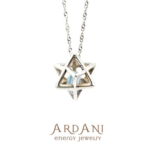 ブルートパーズ入りマカバ（六芒星）ペンダントトップ/ 13ミリ【ARDANI
