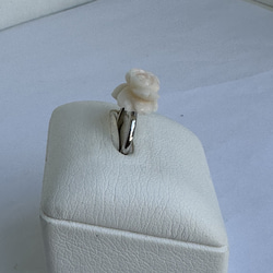珊瑚彫り指輪　リング　「ホワイトローズ」　フリーサイズ　R50507Y1 10枚目の画像