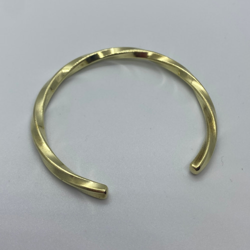 真鍮バングル 3.5mm四角線捻り（弱）【丸型】 バングル・リストバンド