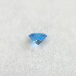 【セール価格中】アウイナイト ルース 約0.03ct 約2.1mm ドイツ産 蛍光有 ① 4枚目の画像